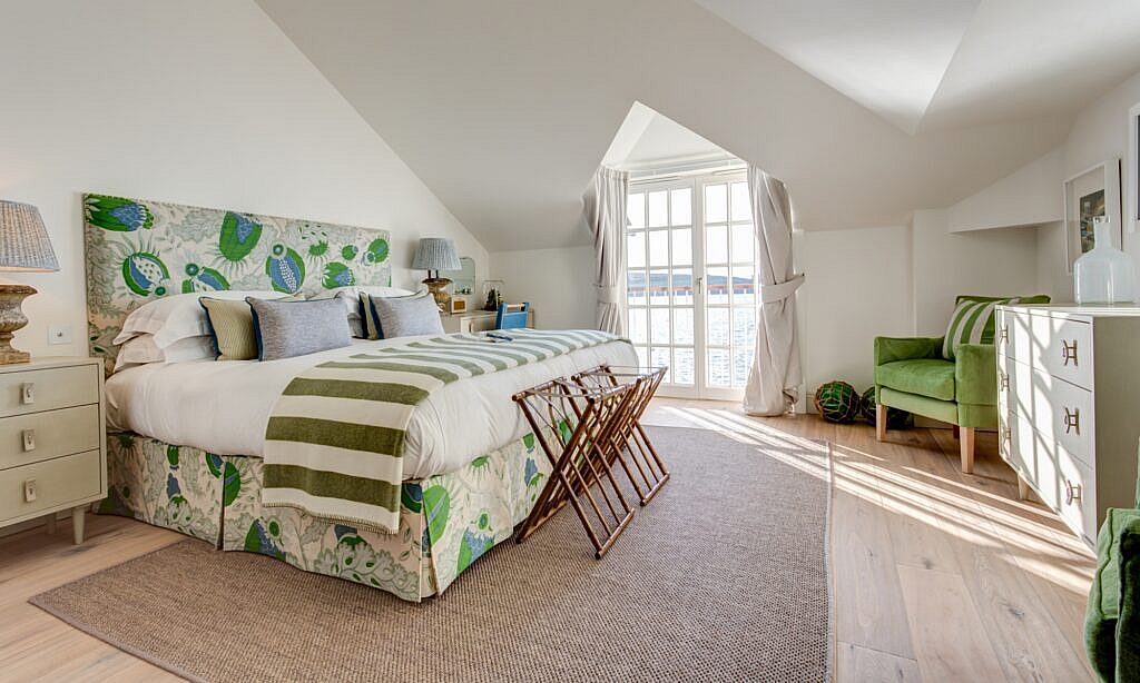 seaview rooms at the idle rocks